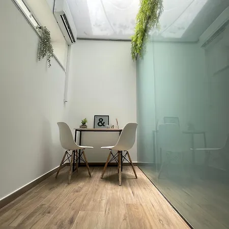 Amantea Monument B&B 테라시니