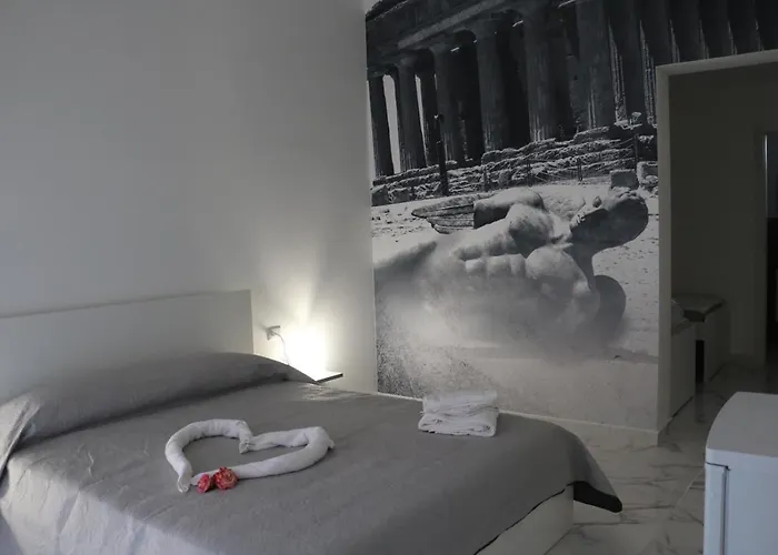 Amantea Monument فندق مبيت وإفطار تيراسيني