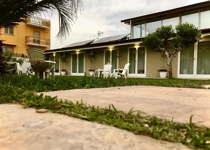 Amantea Monument 4* تيراسيني