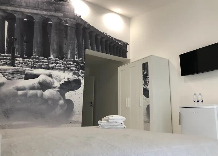 Amantea Monument فندق مبيت وإفطار